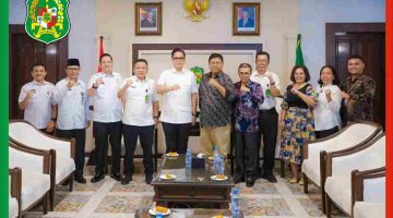 Rico Waas Lepas Kontingen Pesparawi Kota Medan ke Papua Barat, Bidik Prestasi Nasional