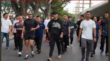 Rico Waas, Exco PSSI Arya Sinulingga, dan Dandim Membaur di CFD, Sapa Warga Medan